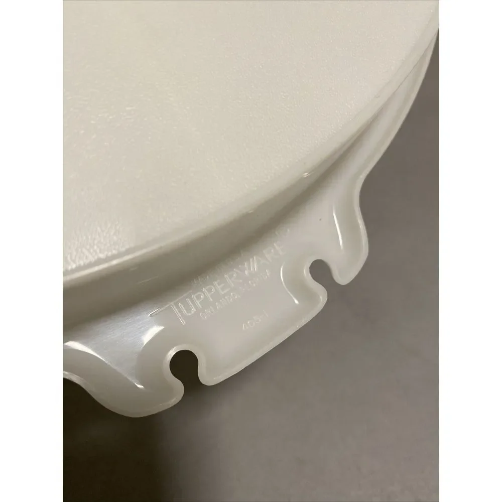 Vintage Tupperware‎ Round Divided Serving Tray With Lid 405-1 And Carolier CLEAN